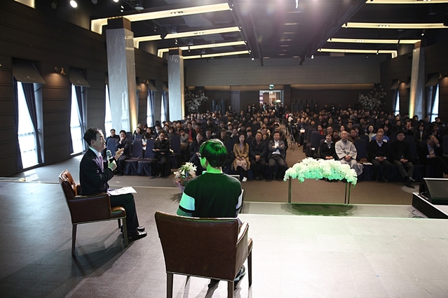 ▲ 김사열 대구시교육감 예비후보가 10일 오후 ‘선진형 공교육의 숲을 만들자’라는 주제로 출판기념 북콘서트를 개최했다.ⓒ김 예비후보측