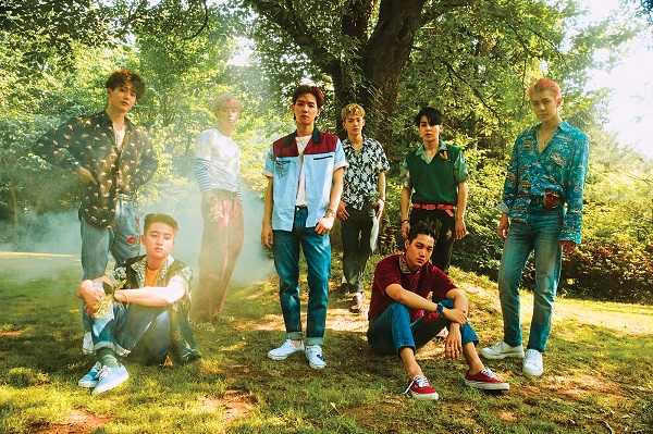 ▲ 정규 앨범 4장 모두 100만장 이상 판매한 ‘한류 선봉장’인 그룹 엑소 멤버들.ⓒSM엔터테인먼트, 솔잎컨텐츠