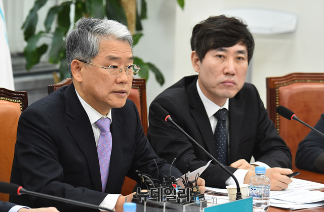 ▲ 김동철 바른미래당 원내대표가 21일 오전 국회에서 열린 최고위원-중진위원 연석회의에 참석해 모두발언을 하고 있다. ⓒ뉴데일리 이종현 기자