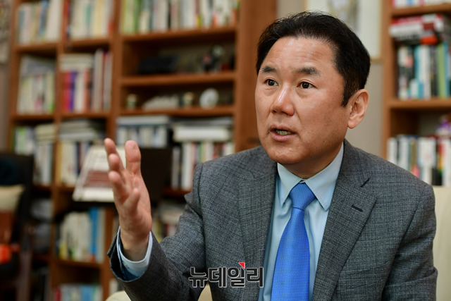 ▲ 곽일천 디지텍고등학교 교장이 13일 서울 용산구 디지텍고등학교 집무실에서 인터뷰하고 있다. ⓒ뉴데일리 정상윤 기자