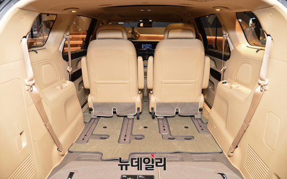 ▲ 기아자동차는 13일 서울 강남구 압구정에 위치한 BEAT 360에서 ‘더 뉴(The New) 카니발’의 사진영상발표회를 갖고 본격 판매에 돌입했다.ⓒ뉴데일리 공준표 기자