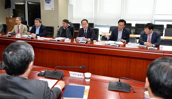 ▲ 충남도가 16일 ‘도정 위기관리 대응 토론회’를 가졌다.ⓒ충남도