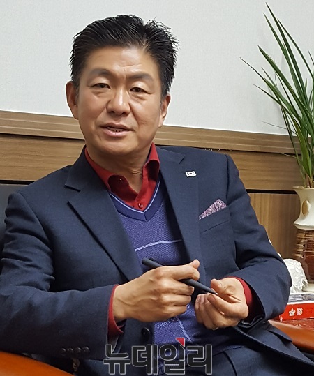 ▲ 정하길 충남대병원 감사가 19일 대전 중구청장 출사표를 던질 예정이다.ⓒ김창견 기자