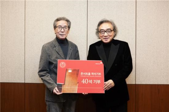 ▲ 권오춘(좌) 초허당 이사장과 고학찬(우) 예술의전당 사장.ⓒ예술의전당