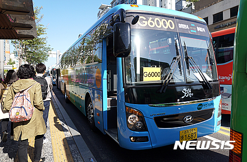 ▲ 경기도가 비상자동제동장치(이하 AEBS)를 보급 및 지원한다고 21일 밝혔다. 도 버스정책과 관계자는 