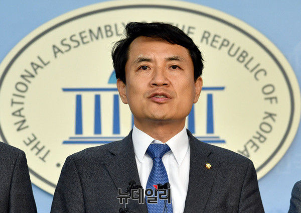 ▲ 자유한국당 김진태 의원. ⓒ뉴데일리 공준표 기자