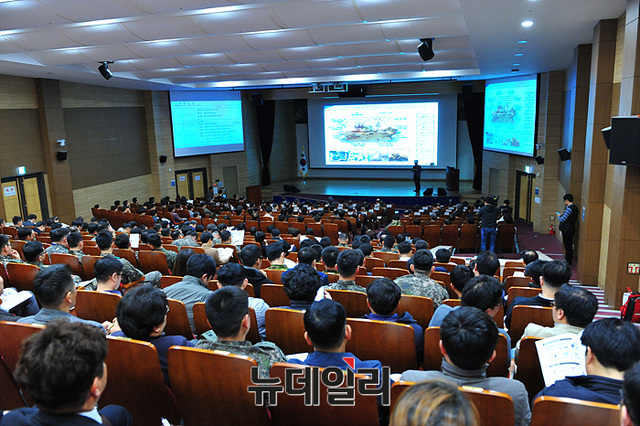 ▲ 워리어플랫폼-군(軍) 전투피복 착용체계 정립 및 첨단기술 적용방안' 정책세미나 ⓒ뉴데일리 오세진