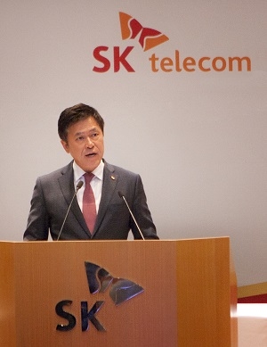 ▲ 박정호 SK텔레콤 사장이 21일 서울 중구 을지로 SKT타워에서 열린 제 34기 정기주주총회에서 모두발언을 하고 있다.ⓒSK텔레콤