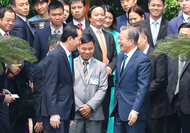 ▲ 문재인 대통령(오른쪽)과 쩐 다이 꽝 베트남 국가주석(왼쪽). ⓒ뉴시스