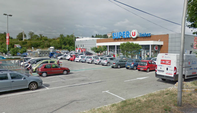 ▲ 23일 오전 11시 15분(현지시간) IS 추종자에 의한 인질극이 벌어진 프랑스 트레베 소재 '슈퍼-U' 슈퍼마켓. ⓒ'로칼 프랑스' 관련보도-구글 스트리트 캡쳐