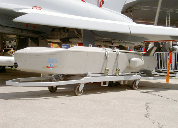 ▲ 한국군은 JASSM 시리즈를 구매하려 했으나 美정부가 거절한 뒤 유럽제 '타우러스 KEPD-350' 260기를 도입했다. ⓒ위키피디아 공개사진.