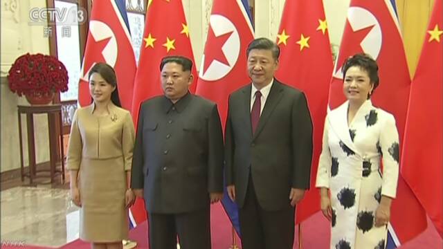 ▲ 시진핑 부부와 나란히 선 김정은-리설주. ⓒ中CCTV 보도 인용한 日NHK 보도화면 캡쳐.