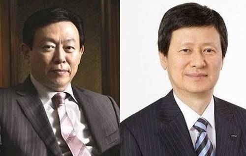 ▲ 신동빈 롯데그룹 회장(왼쪽)과 신동주 전 일본 롯데홀딩스 부회장(오른쪽). ⓒ롯데