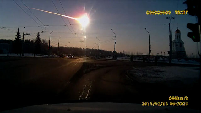 ▲ 2013년 2월 15일 오전 러시아 첼랴빈스크州에서의 운석 폭발 당시를 촬영한 블랙박스 화면. ⓒ위키피디아 공개영상 캡쳐.