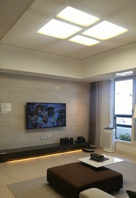 ▲ 힐스테이트리버시티 102㎡A 타입 최상층의 경우 30cm 우물천장을 적용해 개방감을 높였다.  =김수현 기자