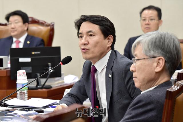 ▲ 자유한국당 김진태 의원. ⓒ뉴데일리 공준표 기자