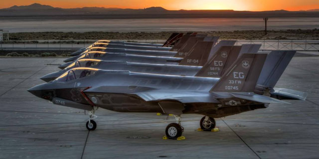 ▲ 美애리조나州의 한 공군기지에 주기 중인 F-35 편대. ⓒ美록히드 마틴 홍보사진.