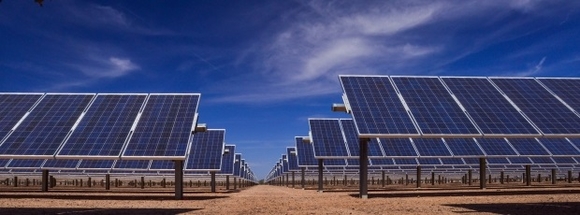 ▲ 현대중공업그린에너지가 미국 애리조나주 태양광발전소에 공급한 142MW 규모 모듈. ⓒ현대중공업그룹
