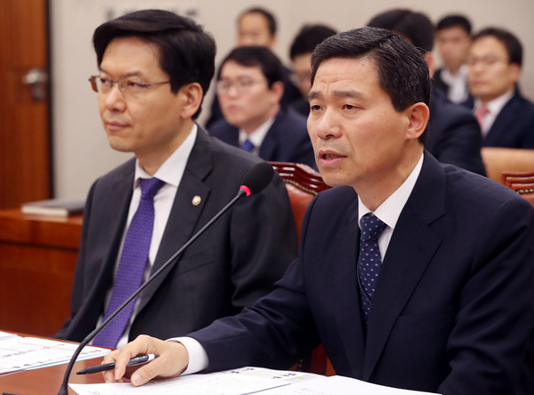 ▲ 지난달 29일, 청와대 신용욱 경호처 차장이 국회 법제사법위원회에 출석해 질의에 답변하는 모습. ⓒ뉴시스 DB