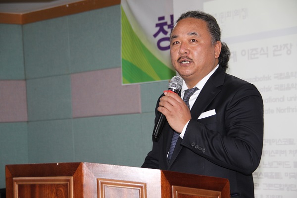 ▲ 청주문화의 집 이준식 신임 관장이 지난달 29일 취임인사를 하고 있다.ⓒ청주문화의 집