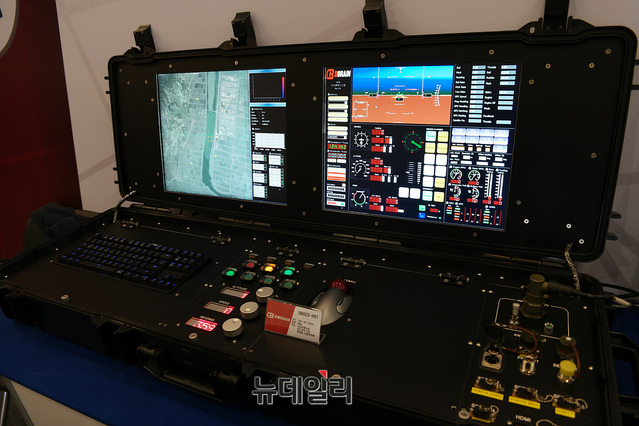 ▲ 휴대형 드론 원격 제어 시스템 ⓒ뉴데일리 오세진