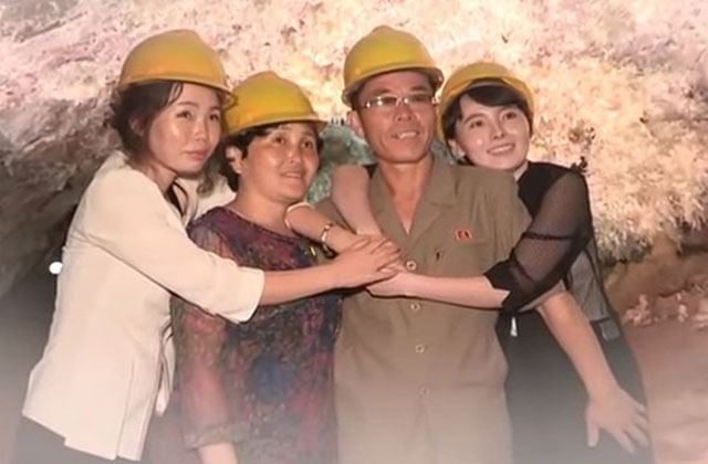 ▲ 탈북해 한국에서 생활하다 북한의 포섭으로 다시 월북한 임지현 씨와 그 가족들. 김정은은 집권 이후 탈북방지 조치와 함께 이미 탈북한 사람들을 대상으로 재월북하라고 회유하고 있다. ⓒ北선전매체 영상캡쳐.