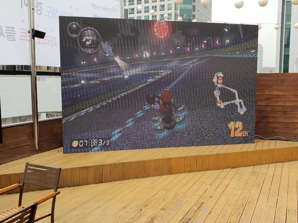 ▲ 롯데 엘큐브 홍대점 4층에 마련된 옥상공원. 넷마블은 향후 게임 대회, 캐릭터 코스프레 등 다양한 이벤트를 진행할 예정이다. ⓒ연찬모 기자