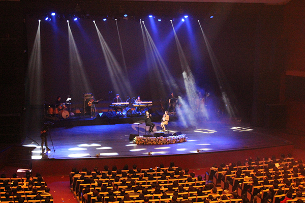 ▲ 지난 7일 포항문화예술회관에서 열린 포스코 창립 50주년 기념 시민과 함께하는 축하 음악회 ‘동행’이 성황리에 열렸다.ⓒ포항시