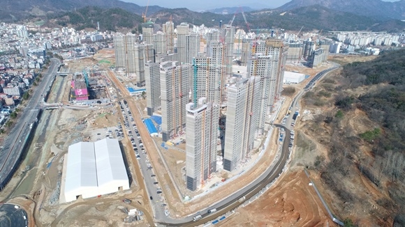 ▲ 태영건설이 시공 중인 '창원중동 유니시티' 현장. 태영건설은 지난해 시공능력평가 상위 22개 건설사 중 가장 높은 영업이익률을 기록했다. ⓒ태영건설