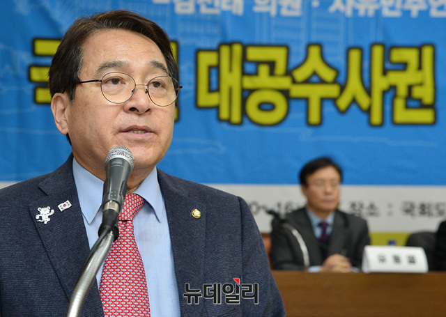 ▲ 자유한국당 소속 심재철 국회부의장. 그는 지난 대선 당시 문재인 대통령의 아들 문준용 씨에 대해 취업특혜 의혹을 제기했다. ⓒ뉴데일리 공준표 기자