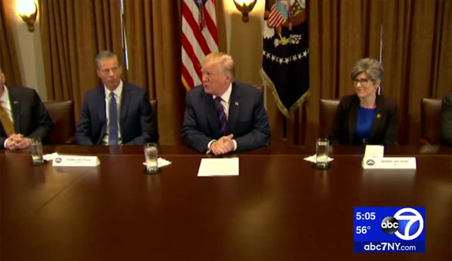 ▲ 도널드 트럼프 美대통령이 백악관에서 열린 국가안보회의(NSC)에 앞서 기자들에게 이야기하는 장면. ⓒ美ABC뉴스 관련보도 화면캡쳐.