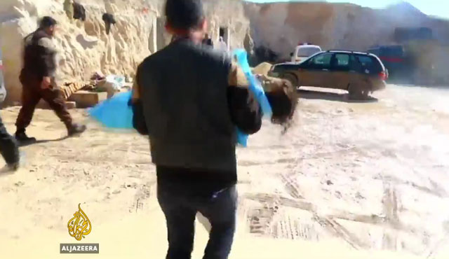 ▲ 지난 5일(현지시간) '알 자지라'가 보도한 시리아 화학무기 공격 현장. 알 아사드 정권은 자국 국민에게 화학무기를 무차별적으로 사용하고 있다. ⓒ알 자지라 관련보도 화면캡쳐.