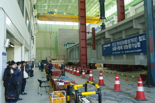 ▲ 명지대 하이브리드 구조실험센터서 SCC거더 성능평가실험을 진행하고 있다. ⓒ 대림C&S