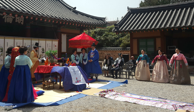 ▲ 영해향교가 주관한 올해 첫 번째 전통혼례 장면.ⓒ영덕군