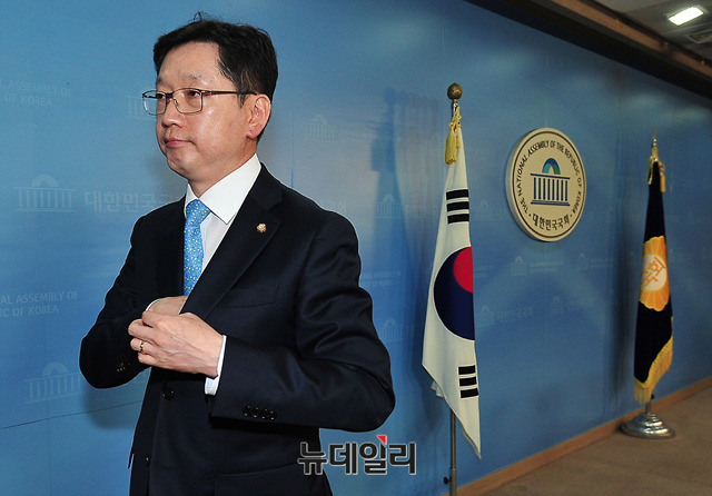 ▲ 김경수 더불어민주당 의원은 '드루킹 사건'이 터진 직후 연관성을 부인하다 나중에 거짓말이 드러났다. ⓒ뉴데일리 DB.