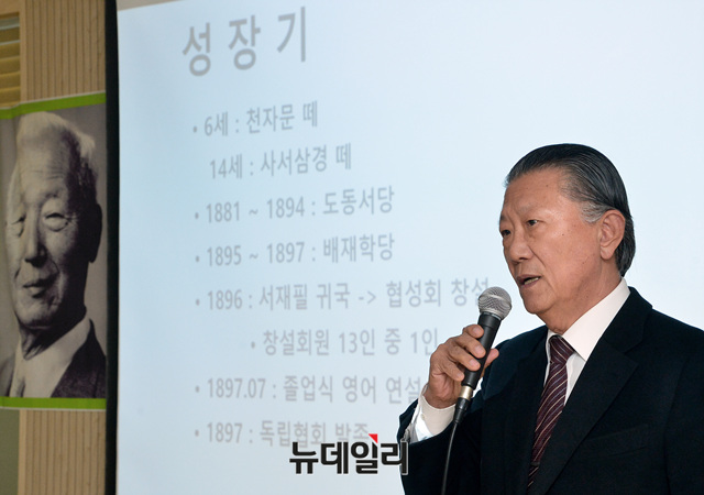 ▲ 17일 오후 서울 마포구 근신빌딩 제2신관에서 신철식 (사)이승만건국대통령기념사업회 회장이 강연을 진행하고 있다.ⓒ뉴데일리 공준표 기자
