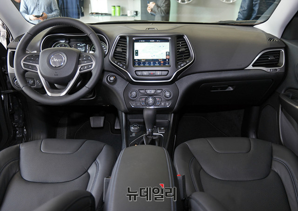 ▲ FCA코리아 뉴 체로키.ⓒ이기륭 기자