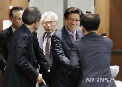 ▲ 16일 서울 중구 은행회관 뱅커스클럽에서 '대한민국 비상국민회의' 창립 발기인 대회가 열렸다. ⓒ 사진 뉴시스