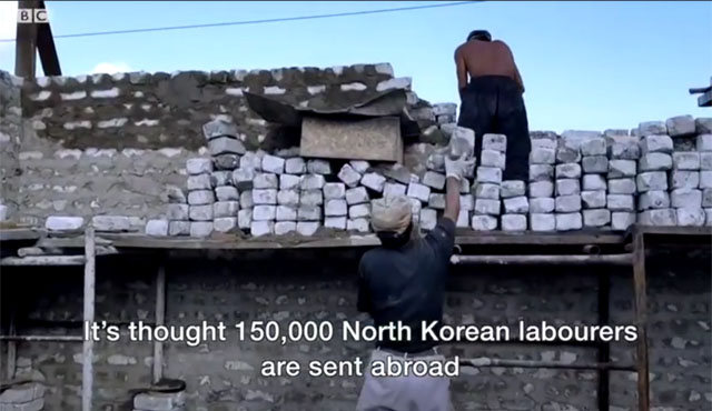 ▲ 해외파견 북한 근로자가 15만 명에 달한다는 다큐멘터리 내용. ⓒ英BBC 다큐멘터리 홍보 유튜브 채널 캡쳐.