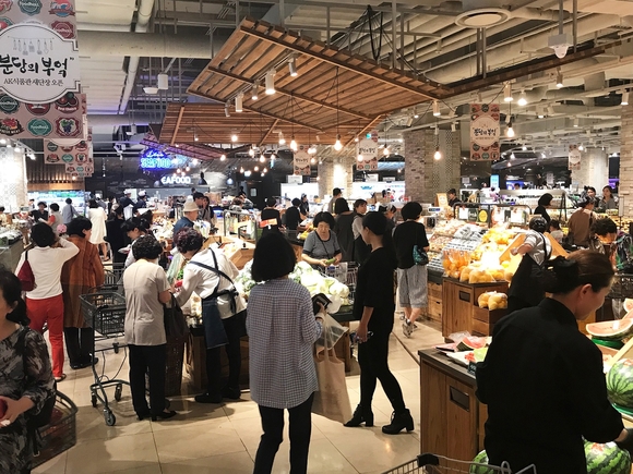 ▲ AK플라자 분당점 식품관 '분당의 부엌'. ⓒAK플라자