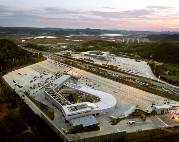 ▲ 서해안고속도로 매송휴게소 전경. ⓒ대보건설