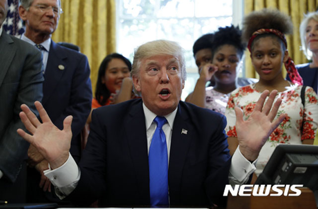 ▲ 2017년 9월 25일(현지시간) 북한과의 외교적 해결이 안 된다면 군사조치를 취할 것이라고 밝히는 트럼프 美대통령. ⓒ뉴시스-AP. 무단전재 및 재배포 금지.