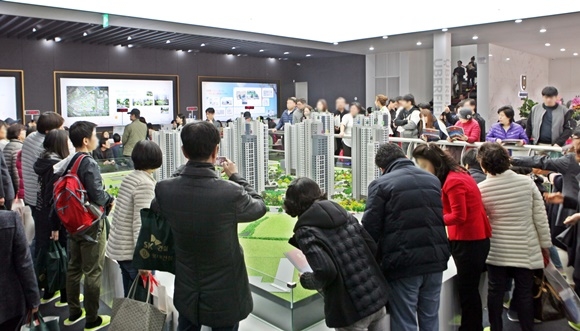 ▲ '과천 위버필드' 견본주택 내. ⓒSK건설·롯데건설