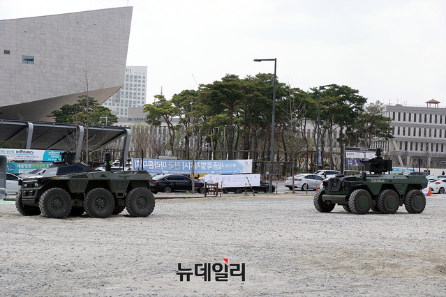 ▲ ADD에서 개발중인 차륜형 지상용
 자율주행 장갑차 ⓒ뉴데일리 오세진
