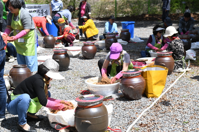 ▲ 영주시 부석면 남대리 주막거리 마을에서 28일 제5회 부석태 전통된장 축제가 열렸다.ⓒ영주시