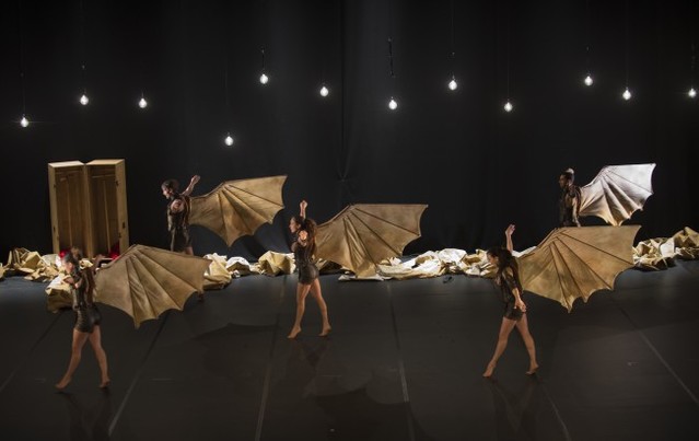 ▲ 폐막작 스페인의 'Vuelos(비행)' 공연 장면.ⓒ의정부음악극축제