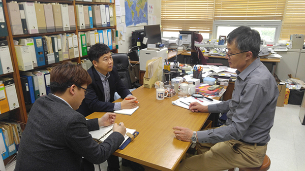 ▲ 포항시는 11‧15 지진 이후 ‘365 선제적 지진방재 종합대책’ 등 장기적인 지진 대비책을 추진하고, 시민 안전을 위한 신속한 대응체계를 구축하기 위해 지진 전문가 3명을 채용한다.ⓒ포항시