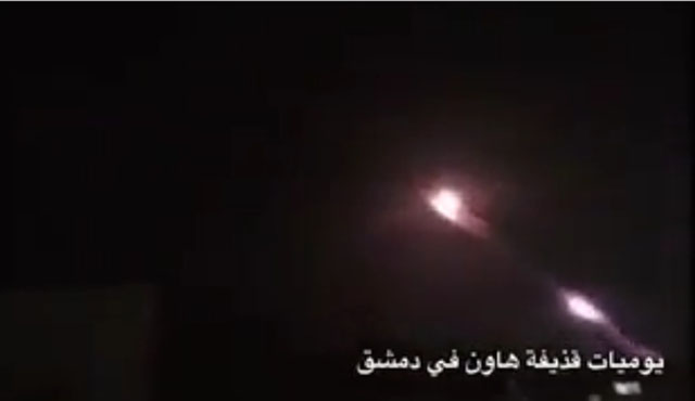 ▲ 중동 지역 SNS에 올라온 이란의 미사일 공격 당시 장면. ⓒ타임 오브 이스라엘 관련보도 화면캡쳐.