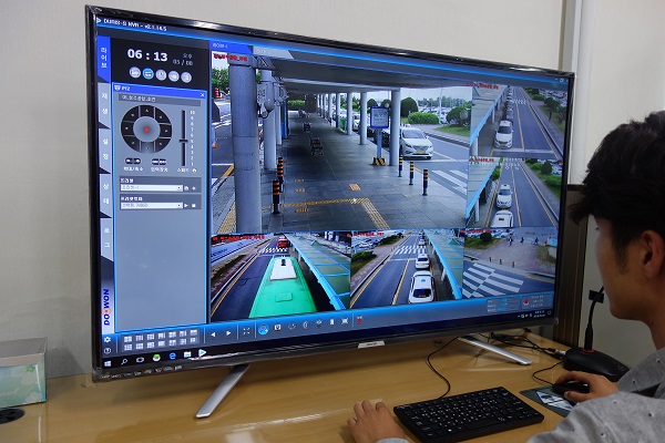 ▲ 청주시가 청주국제공항 택시승강장 및 시내버스승강장 일원에 법규위반행위 지도단속용 CCTV 시스템을 설치하고 오는 14일부터 지도단속에 나선다.ⓒ청주시