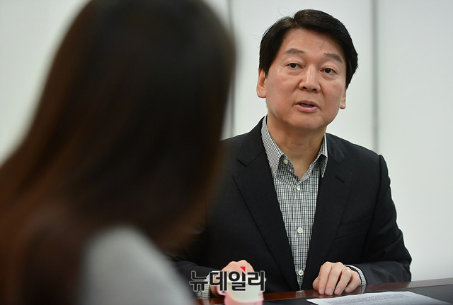 ▲ 바른미래당 안철수 서울특별시장 후보가 15일 서울 안국동 자신의 선거사무소에서 뉴데일리와의 인터뷰를 진행하고 있다. ⓒ뉴데일리 정상윤 기자